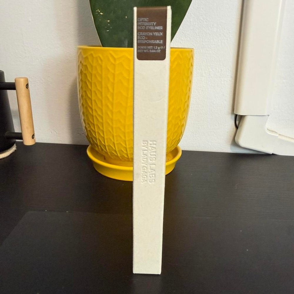 Haus Labs Optic Crayon intensity eco eyeliner onyx gold shimmer
